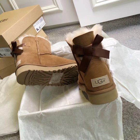New UGG Classic Ultra Mini Boot Chestnut (Women's). PRICE IS FIRM - Picture 2 of 6